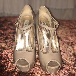 Steve Madden Nude Pumps